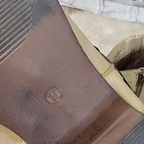 Pierre Dumas Two Toned Booties Braided Buckle Detail Women 10 Ankle Boot Western - Picture 9 of 13